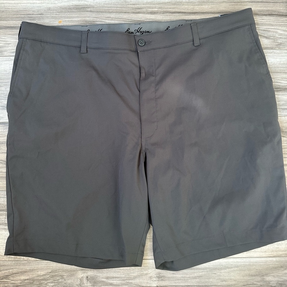 NWT Ben Hogan Men's Performance Stretch UPF 50 Gray Flat Front Shorts Size 46